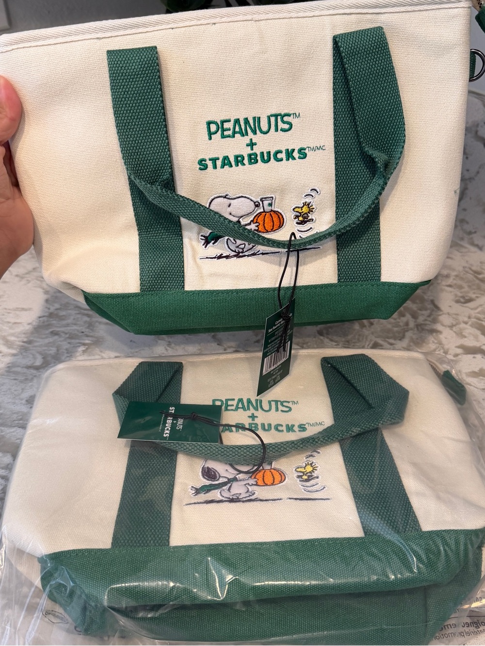 Starbucks + Peanuts mini tote bag